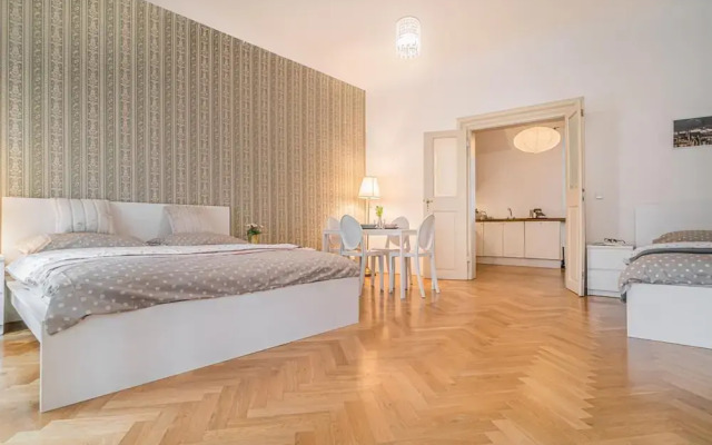 2 Bed Flat - Sleeps 6 - Pets - Wifi