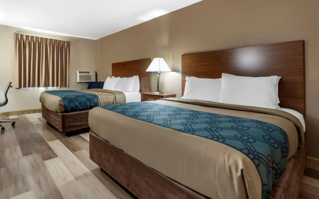 Econo Lodge Hays I-70
