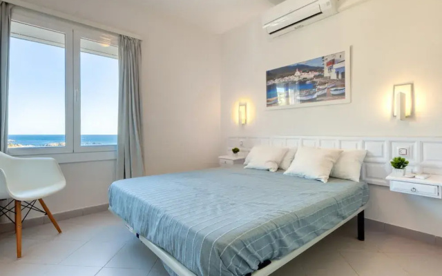 Apartment in Roses Near Canyelles Beach