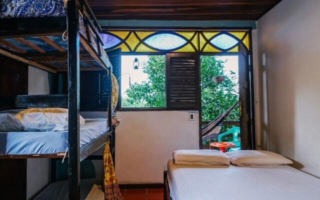 Macaco Surf Hostel