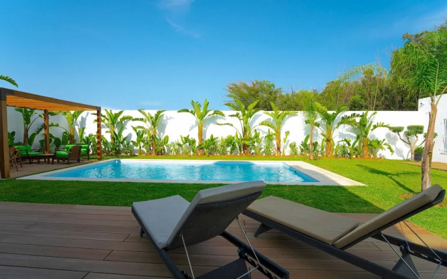 La Marina Secure Seaside With Pool