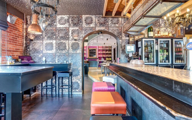 RAVEL Hotel Cyrano