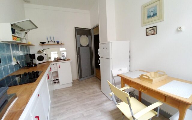 House With one Bedroom in Montreuil, With Enclosed Garden and Wifi