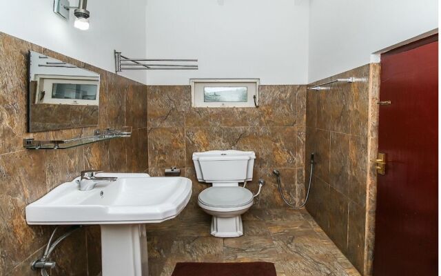 OYO 347 Hotel Empryean