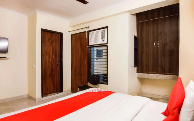 Kartik House by OYO Rooms