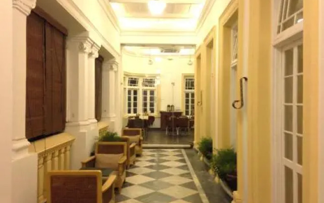The Harrington Residency