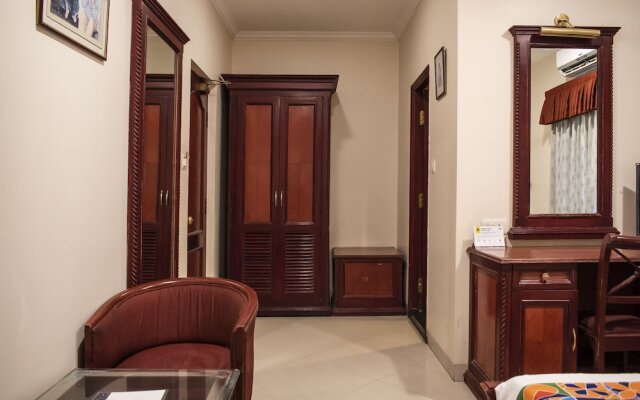 Hotel Raj International