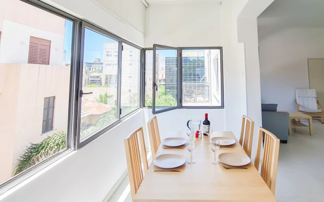 Modern Apt Rothschild Very Central TL7