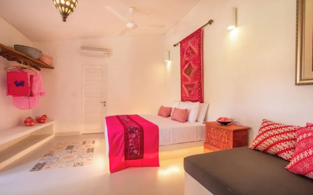 PinkPrivate Sanur - for Cool Adults Only