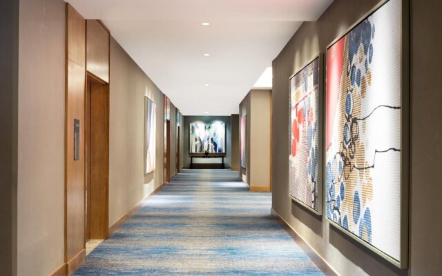 Four Points by Sheraton Surabaya, Tunjungan Plaza
