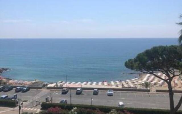Guisci Beach House