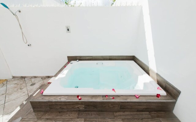 Dream House with Hot Tub