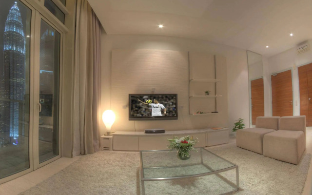 Golden Triangle Suites by Mondo