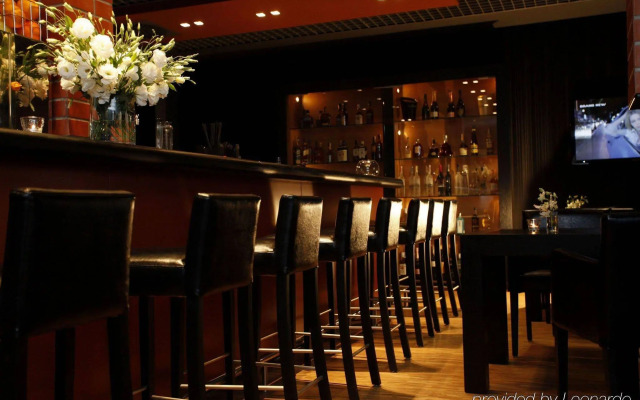 City Park Hotel & Residence