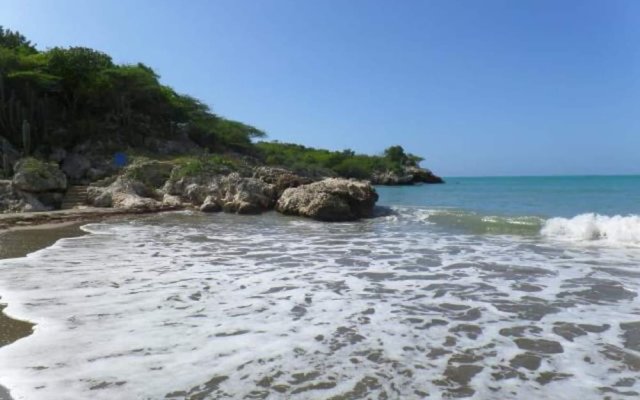 Rock Side Beach Villa