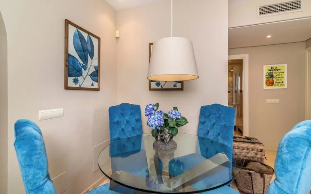 Luxury 2-bed Apartment in Elviria W/pool