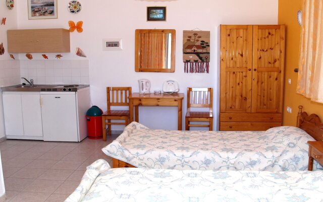 Marianthi Studios Stegna