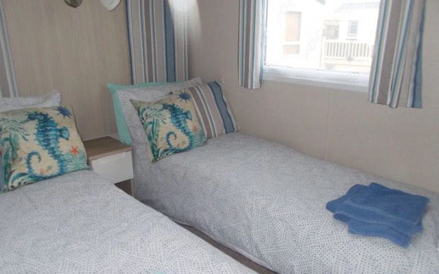 Stunning 3-bed Caravan in Abergele