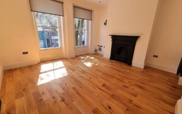 HU1 Triplex City Centre Gem sleeps 6 H7