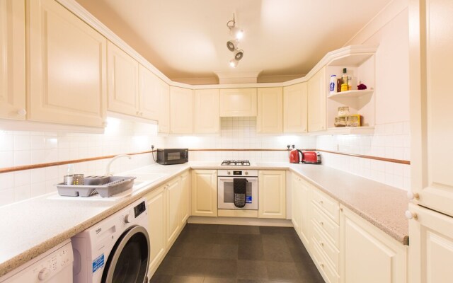 Three Bedroom Limehouse