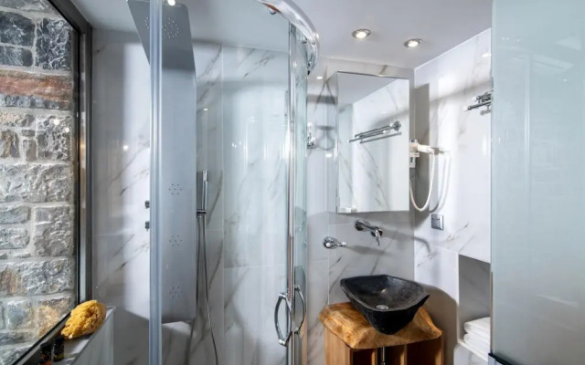 Elena Junior Deluxe Suite by Estia