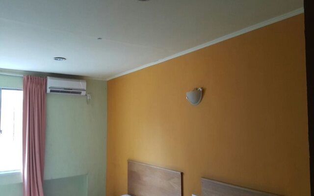 OYO 89557 Welcome Inn