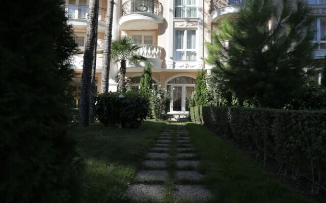 Luxury Apartment in Anastasia Palace