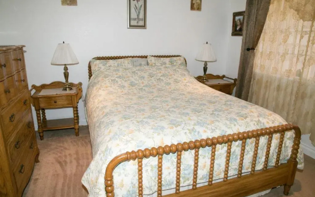 Quiet Private House 15 min to Beach