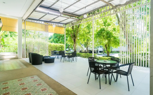 The Palm at Veloche by Lofty