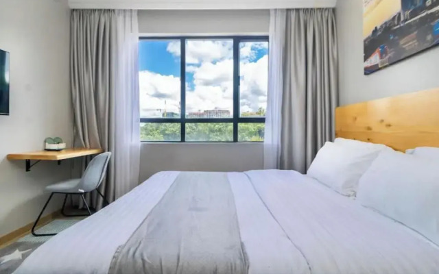 Studio Apartment by Away Homes Rentals