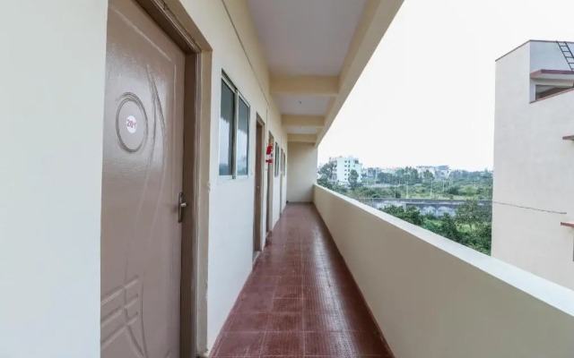 GN Comforts by OYO Rooms