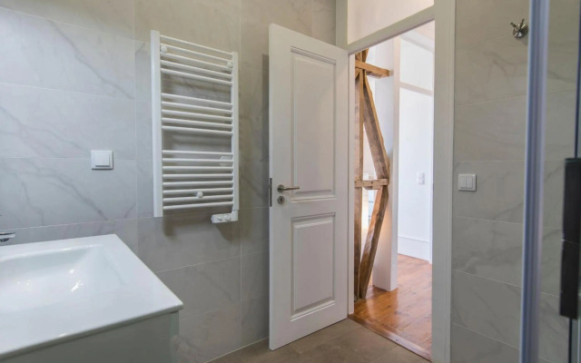 LovelyStay - Comfortable apartment with river views