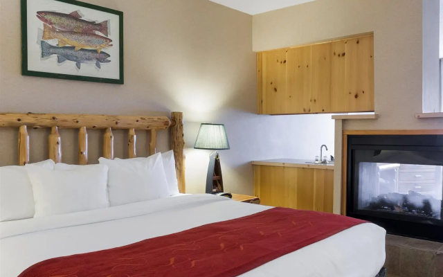 Rapid River Lodge