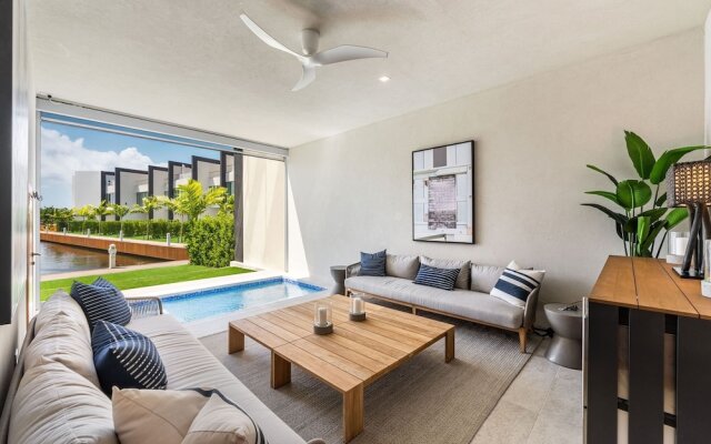 Cayman Luxury Rentals at One Canal Point