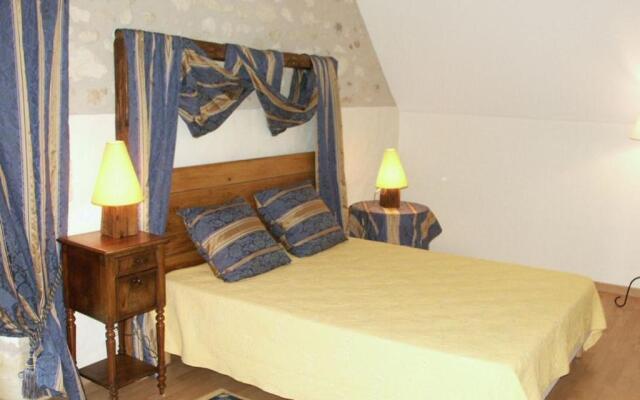 Gîte Saint-Benoît-la-Forêt, 4 pièces, 6 personnes - FR-1-381-188