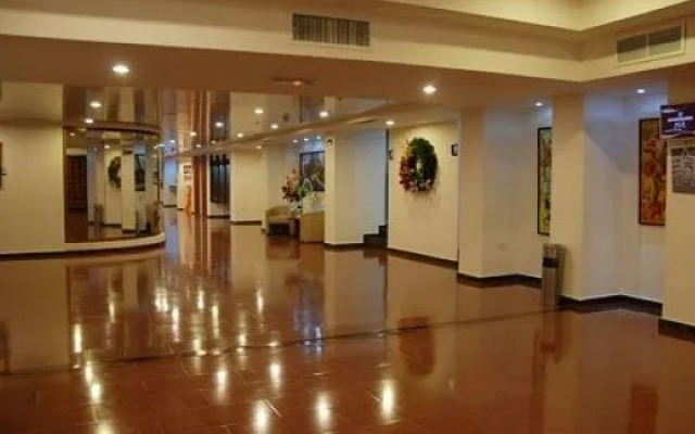 Hotel Cristina Suites