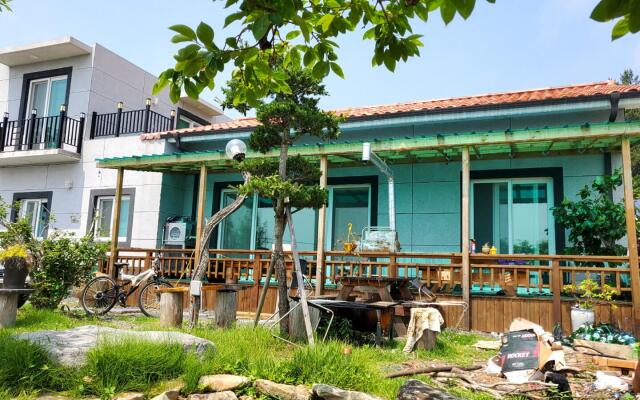 Namhae Eoneu Meotjinnal Pension