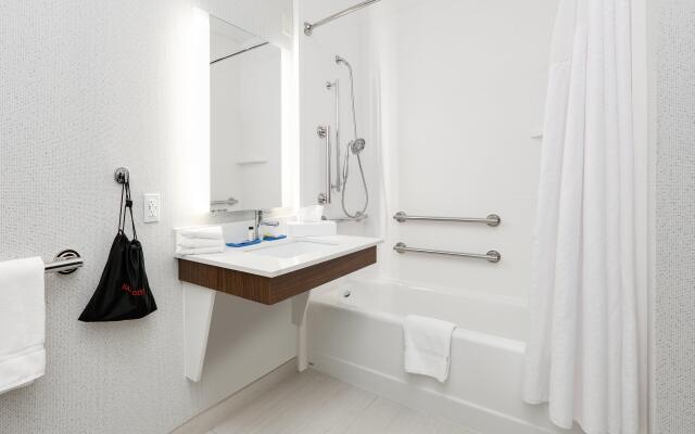 Holiday Inn Express Mitchell by IHG