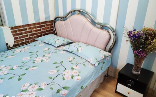 Kunming Harbor Home Hostel