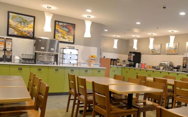 Country Inn & Suites by Radisson, Duluth North, MN