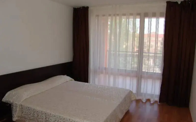 Apart-hotel Happy
