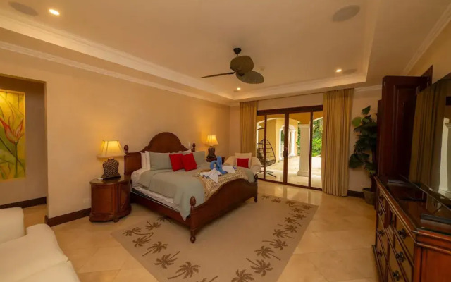 - Casa Zafiro 7 Bedrooms Private Pool