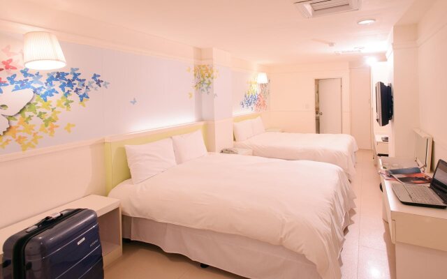Kiwi Express Hotel - Zhongzheng