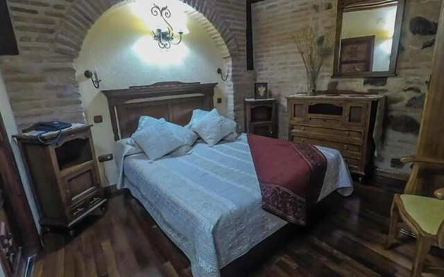 Hospedería Casa De Cisneros