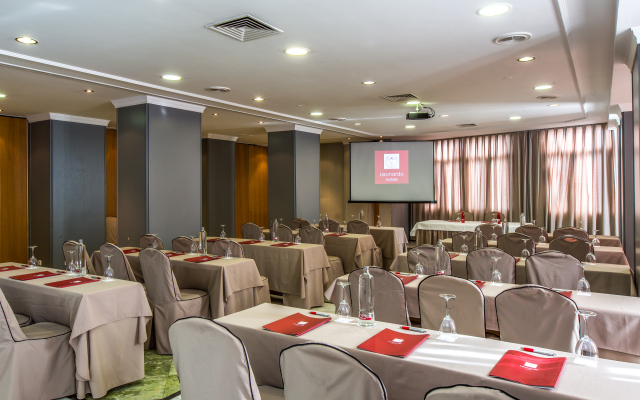 Leonardo Hotel Granada