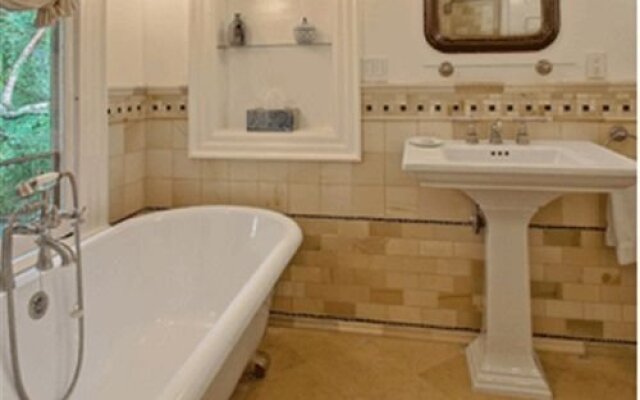 Bed & Breakfast On Broadway