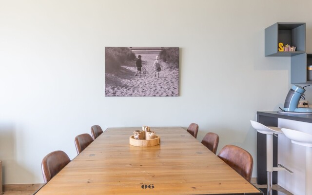 Modern Apartment With Frontal Sea-view