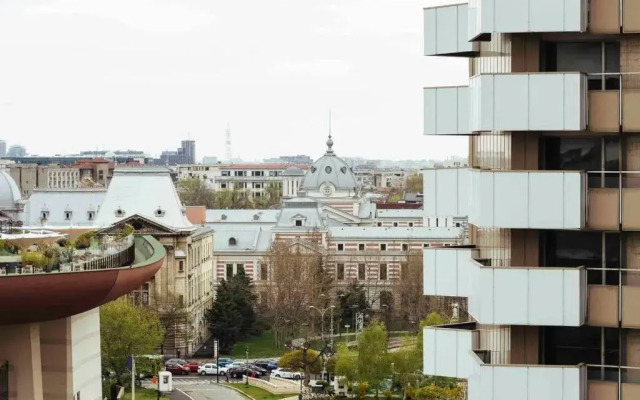 Stunning Views 2BR Intercontinental Flat