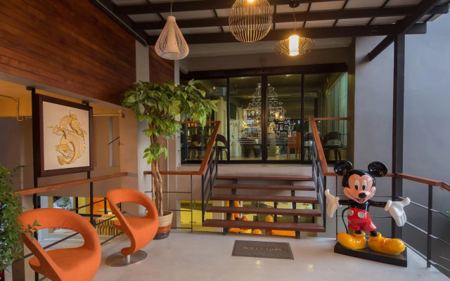 Dragon River Avenue Hotel