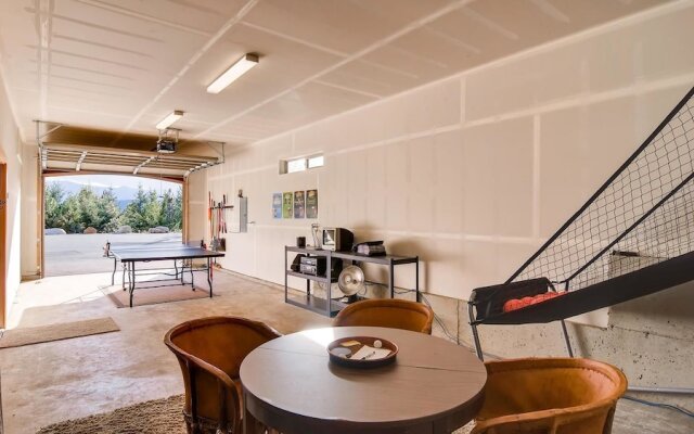 Roslyn Ridge Retreat